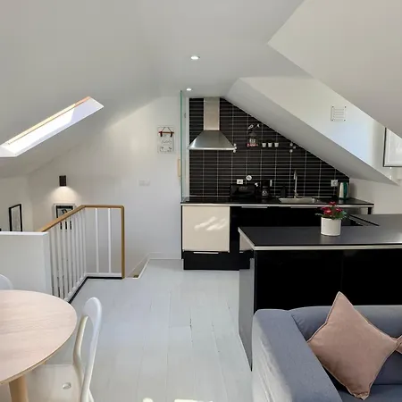 Апартаменти Atalaia Boutique Loft Center *